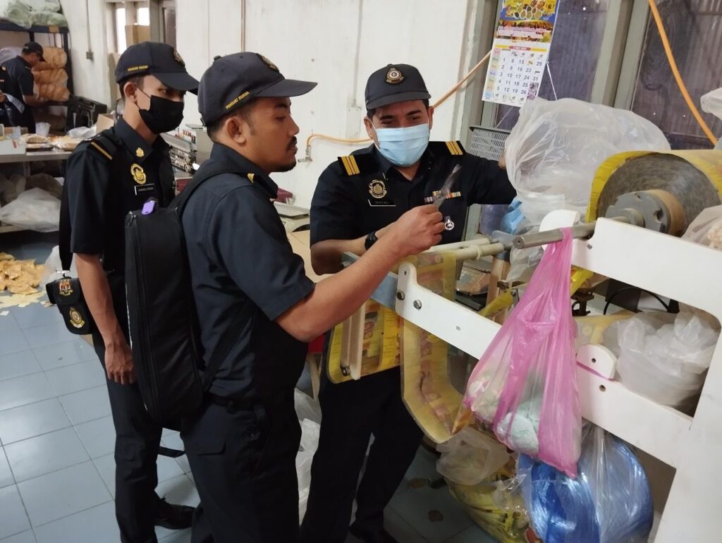 2,498 rempah ratus guna logo halal tak sah dirampas 2,498 rempah ratus guna logo halal tak sah dirampas