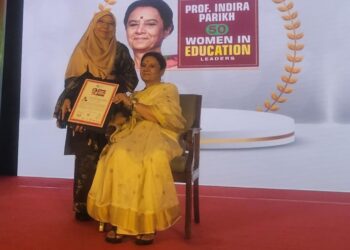 DR. NORITA Md. Norwawi ketika menerima anugerah Prof. Indira Parikh 50 Women in Education Leaders di Mumbai, India baru-baru ini.