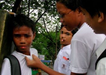 KERJASAMA antara sekolah, ibu bapa dan agensi terlibat dapat membantu mewujudkan satu ekosistem yang menyokong usaha pencegahan buli di asrama sekolah. – GAMBAR HIASAN