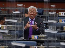 DATUK Bung Moktar Radin ketika menjawab  soalam tambahan di Dewan Rakyat, di sini hari ini.