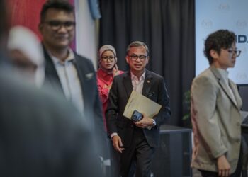 FAHMI FADZIL
