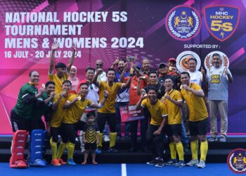 SKUAD hoki Perak meraikan kejayaan menjuarai Kejohanan Kebangsaan Hoki 5 Sebelah selepas membenam Pahang 4-1 pada perlawanan akhir di Stadium Hoki Nasional, Bukit Jalil, Kuala Lumpur, hari ini. - Gambar ihsan Muhd Haziq
