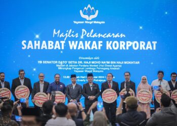 MOHD. Na'im MOkhtar ketika melancarkan Sahabat Wakaf Korporat Yayasan Waqaf Malaysia (YWM) di Putrajaya. - UTUSAN/FAIZ ALIF ZUBIR