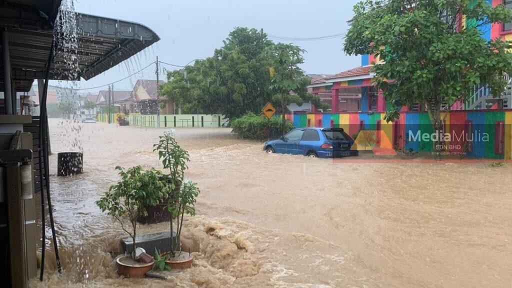 Masjid Tanah dilanda bah Masjid Tanah dilanda bah