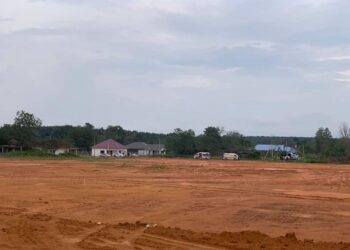 TEMPAT kejadian di Jalan Tabah, Taman Sri Lambak, Kluang yang dikatakan runtuh secara tiba-tiba ketika tugas pemusnahan bom.