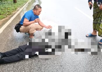 MANGSA, Muhammad Assif Md. Zahid terbaring setelah dihempap pokok ketika dalam perjalanan ke sekolah di Kampung Charuk Sireh, Sik. -IHSAN APM