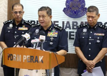 AZIZI Mat Aris dalam sidang akhbar pada Perhimpunan Bulanan Ketua Polis Perak di IPK Perak, Ipoh. - UTUSAN/MUHAMAD NAZREEN SYAH MUSTHAFA