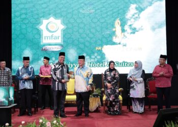 TUANKU Syed Faizuddin Putra Jamalullail mencemar duli berangkat ke majlis pelancaran awal ITM 2024, semalam.