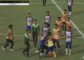 TANGKAP layar rakaman tular berkaitan pergaduhan melibatkan pemain dalam kejohanan bola sepak peringkat Majlis Sukan Sekolah-Sekolah Negeri Johor 2024 di sebuah sekolah di Mersing.