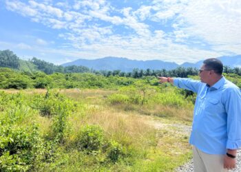 MOHD. Syahbuddin Hashim melawat tapak Projek Bandar Perabot yang terbiar  di Kawasan Perindustrian berhampiran Chin Teck, Gua Musang, Kelantan-UTUSAN/AIMUNI TUAN LAH.