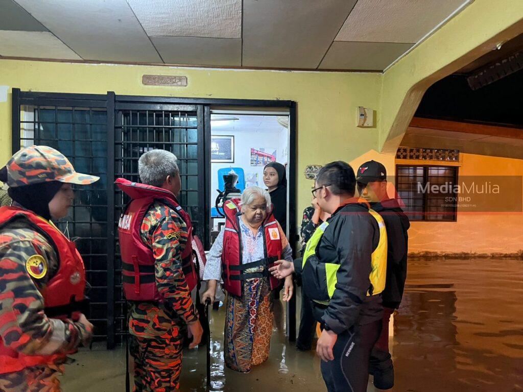 21 kawasan di Masjid Tanah terjejas, mangsa meningkat 360 orang 21 kawasan di Masjid Tanah terjejas, mangsa meningkat 360 orang