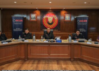 MUHAMMAD Sanusi Md. Nor (tengah) mempengerusikan Mesyuarat Jawatankuasa Pemandu Negeri Kedah di Alor Setar.