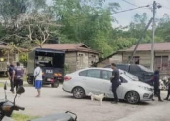 OPERASI mencari kanak-kanak perempuan Orang Asli yang dilaporkan hilang di perkampungan Orang Asli Kampung Bersah, Pos Kuala Mu, Sungai Siput, semalam. - UTUSAN/IHSAN JAKOA
