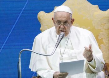 POPE Francis merayu supaya semua pihak dapat elakkan peningkatan konflik Asia Barat.-AGENSI