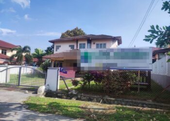 SEBUAH rumah yang menjadi pusat jagaan kanak-kanak anak yatim dan fakir miskin di Rasah Kemayan, Seremban 2, Seremban yang difahamkan diserbu anggota polis pagi tadi berkaitan siasatan eksploitasi agama dan kanak-kanak