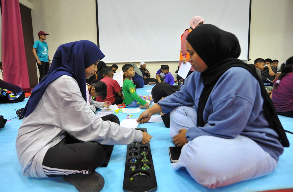 Permainan tradisional mampu atasi ketagihan gajet Permainan tradisional mampu atasi ketagihan gajet