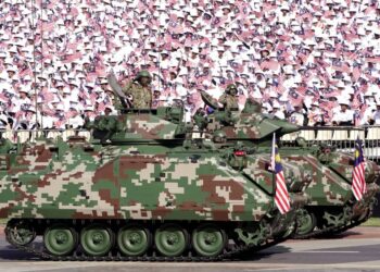 Malaysia perlu mengambil pendekatan lebih agresif dalam memodenkan aset ketenteraan sekali gus menutup jurang keupayaan dan mengelakkan tragedi aset usang berulang. - GAMBAR HIASAN