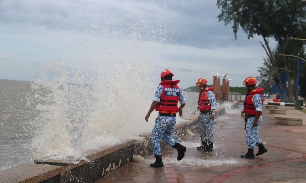 Air laut pasang besar