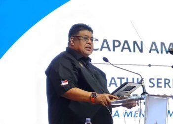 AB. RAUF Yusoh berucap pada Majlis Perhimpunan Bulanan Pentadbiran Kerajaan Negeri Melaka di MITC Ayer Keroh, Melaka.