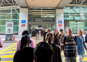 SEORANG wanita warga Singapura mendakwa ditahan selama tujuh hari oleh Jabatan Imigresen kerana terlibat dalam perselisihan di BSI, Johor Bahru. - Gambar hiasan.