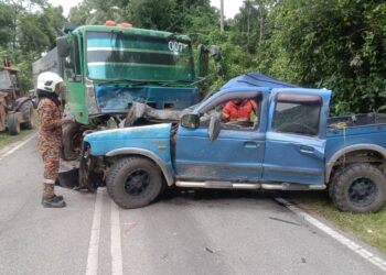 KEADAAN pacuan empat roda dipandu Muhammad Haziq Afiq selepas bertembung dengan sebuah lori di Jalan Lata Belatan Kampung Kuala Kubang, Jabi, Besut, semalam.