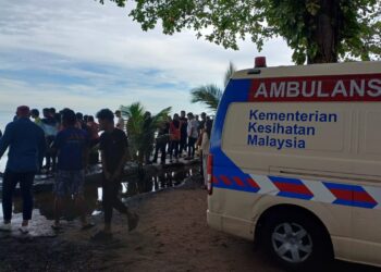 EMPAT sekeluarga dan seorang pemancing berjaya diselamatkan anggota bomba ketika hampir lemas di Pengkalan Balak, Melaka.