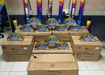 MERCUN yang dirampas daripada seorang lelaki di Taman Sri Saujana, Kota Tinggi.