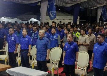 AHMAD ZAHID Hamidi menghadiri Majlis Ramah Mesra Bersama Masyarakat India di Pusat Gerakan Barisan National di Taman Sri Kluang.