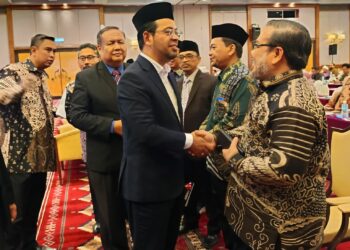 DR. ZULKIFLI Hasan (tengah) hadir pada Persidangan Antarabangsa Kelestarian Insan Kali Ke-8 - INSAN 2024 di Seremban hari ini.-UTUSAN/NOR AINNA HAMZAH.
