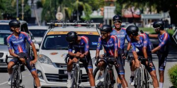 TSEN Ren Bao (paling kiri) bakal membarisi skuad lebuh raya negara ke Sukan SEA Thailand.