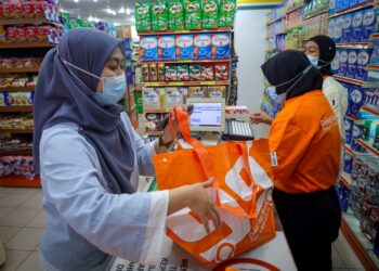 BUAT masa ini, Selangor, Pulau Pinang, Johor dan Negeri Sembilan adalah negeri yang ke hadapan dalam pelaksanaan kempen bebas beg plastik.