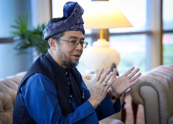 Hina Agong