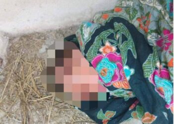 KEADAAN bayi lelaki yang ditemukan di Lorong Perisai Wira, Kuala Krai, Kelantan.-IHSAN PEMBACA