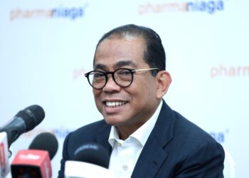 Mohamed Khaled dalam sidang akhbar Majlis Perasmian Fasiliti Pengilangan Insulin dan Vaksin di sini, hari ini.