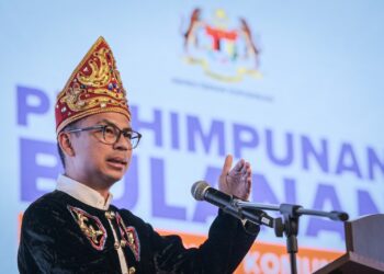 FAHMI FADZIL