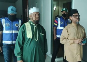 DUA individu yang merupakan pengerusi dan mudir sebuah madrasah di Kuala Pilah dibawa ke Mahkamah Rendah Syariah Seremban hari ini bagi permohonan bon jaminan terhadap kedua mereka yang disyaki melakukan kesalahan mengikut eksyen 22 Enakmen Pengawalan Sekolah-Sekolah Islam Negeri Sembilan 1996 dan Seksyen 52 Enakmen Jenayah Syariah Negeri Sembilan 1992 Pindaan 2019.