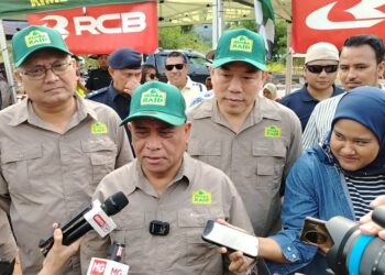 SAARANI Mohamad ditemui pemberita semasa Pelepasan Rimba Raid Lenggong 2024 di Kampung Beng, Lenggong hari ini. - UTUSAN