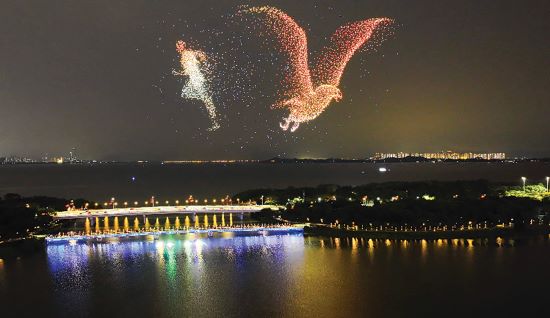 ‘Bunga api siber’ di langit Shenzhen pecah rekod dunia