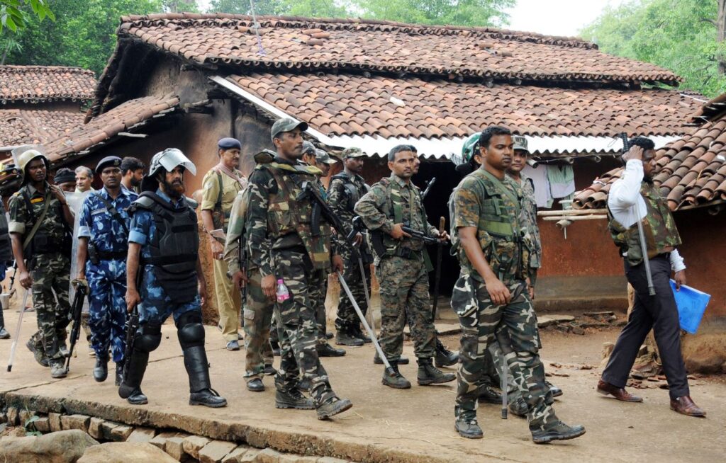 28 pemberontak Maoist maut ditembak polis India