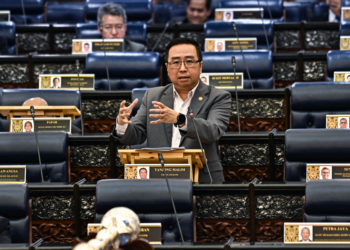 CHANG Lih Kang ketika berbahas di Parlimen hari ini.