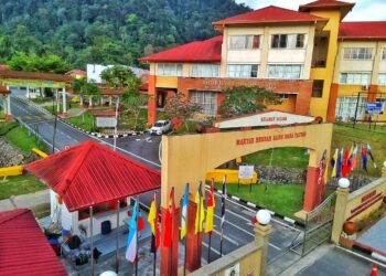Kerajaan perlu mewartakan institusi pendidikan tersebut khusus kepada orang miskin dalam Belanjawan 2025 yang akan dibentangkan pada 18 Oktober ini.