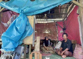 JURANG sosioekonomi bandar dan luar bandar yang besar antara cabaran utama kerajaan untuk menghapuskan miskin tegar dalam kala­ngan rakyat.