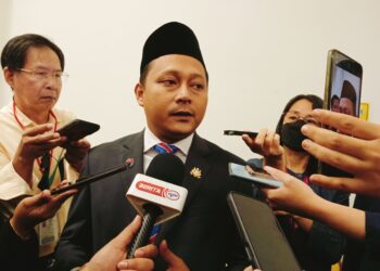 AZNAN Tamin ditemui selepas menghadiri sidang DUN Johor di Kota Iskandar, Iskandar Puteri.