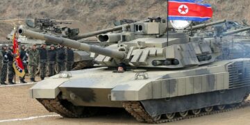 TENTERA Korea Utara mengambil bahagian dalam sesi raptai selepas pertandingan latihan antara gabungan pasukan kru kereta kebal Tentera Rakyat Korea di lokasi yang tidak didedahkan.- AFP