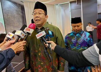 Ketua Pengarah Jabatan Kemajuan Islam Malaysia (Jakim), Datuk Dr Sirajuddin Suhaimee ketika sidang media sempena Majlis Perasmian Penutupan Kursus Pascaperkahwinan Islam "Fasa Semarak Kasih", di sini hari ini. FOTO/ NOR AINNA HAMZAH