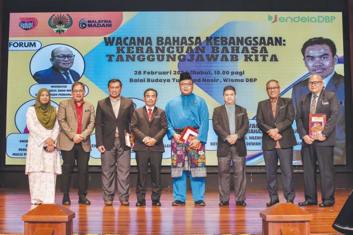 Berbanggalah dengan bahasa Melayu kita sendiri