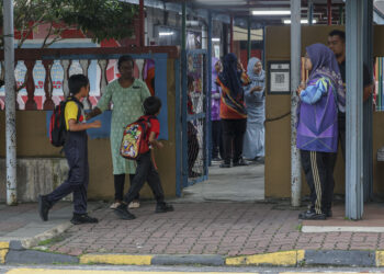 KERAJAAN disaran melaksanakan saringan mental dalam kalangan pelajar sekolah seawal usia tujuh tahun bagi memastikan kanak-kanak bebas tekanan emosi dan perasaan. - GAMBAR HIASAN