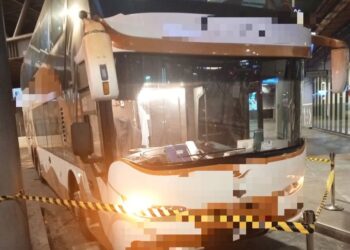 SEORANG remaja dipercayai maut akibat terkena renjatan elektrik dalam bas ekspres di terminal Penang Sentral, Butterworth, Pulau Pinang.