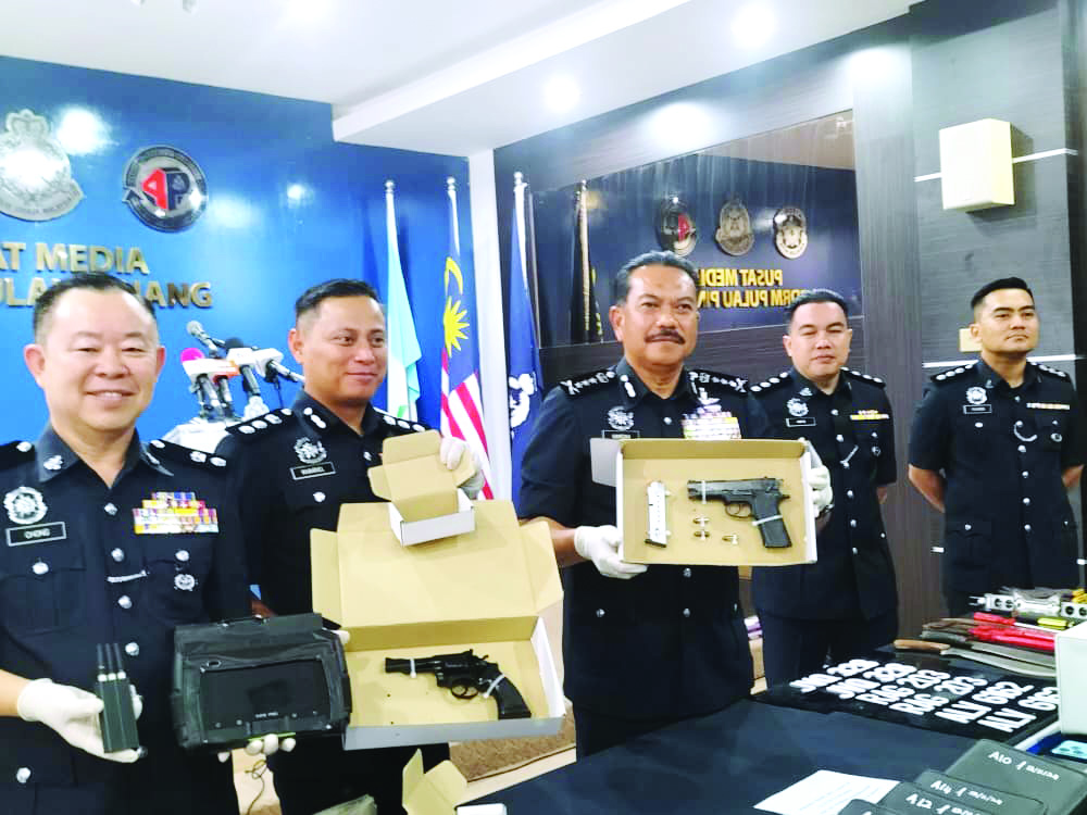 Polis tembak mati tiga penjenayah