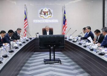 AHMAD ZAHID Hamidi mempengerusikan Mesyuarat Jawatankuasa Kabinet Mengenai Keselamatan dan Kesesakan Jalan Raya di Kuala Lumpur, semalam.